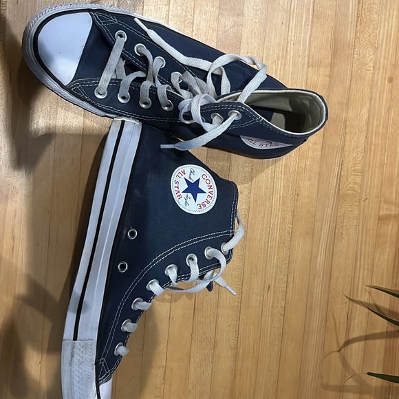 Chuck Taylors Navy Blue - Picture 2 of 6